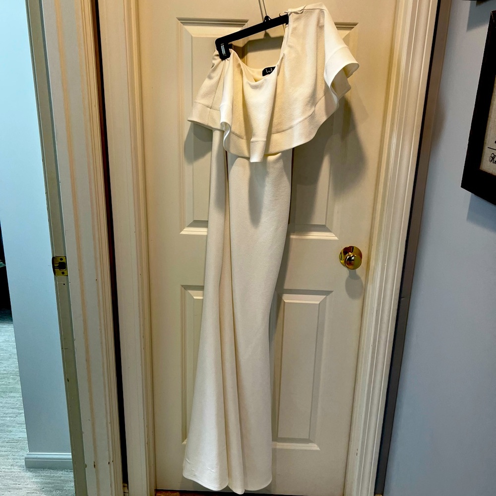 Lulus one shoulder maxi dress